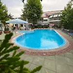 Kristal Hotel