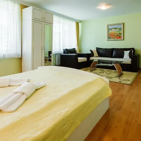 Kristal Hotel 3*