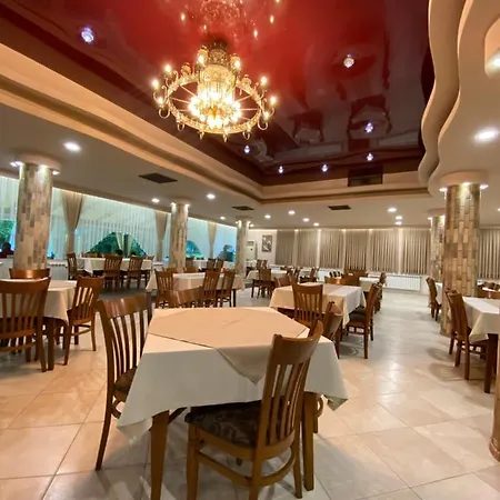 Kristal Hotell 3*