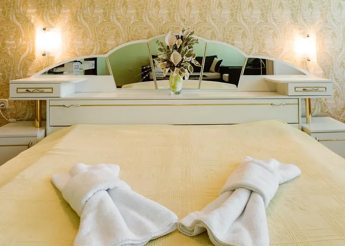 Хотел Kristal Златоград